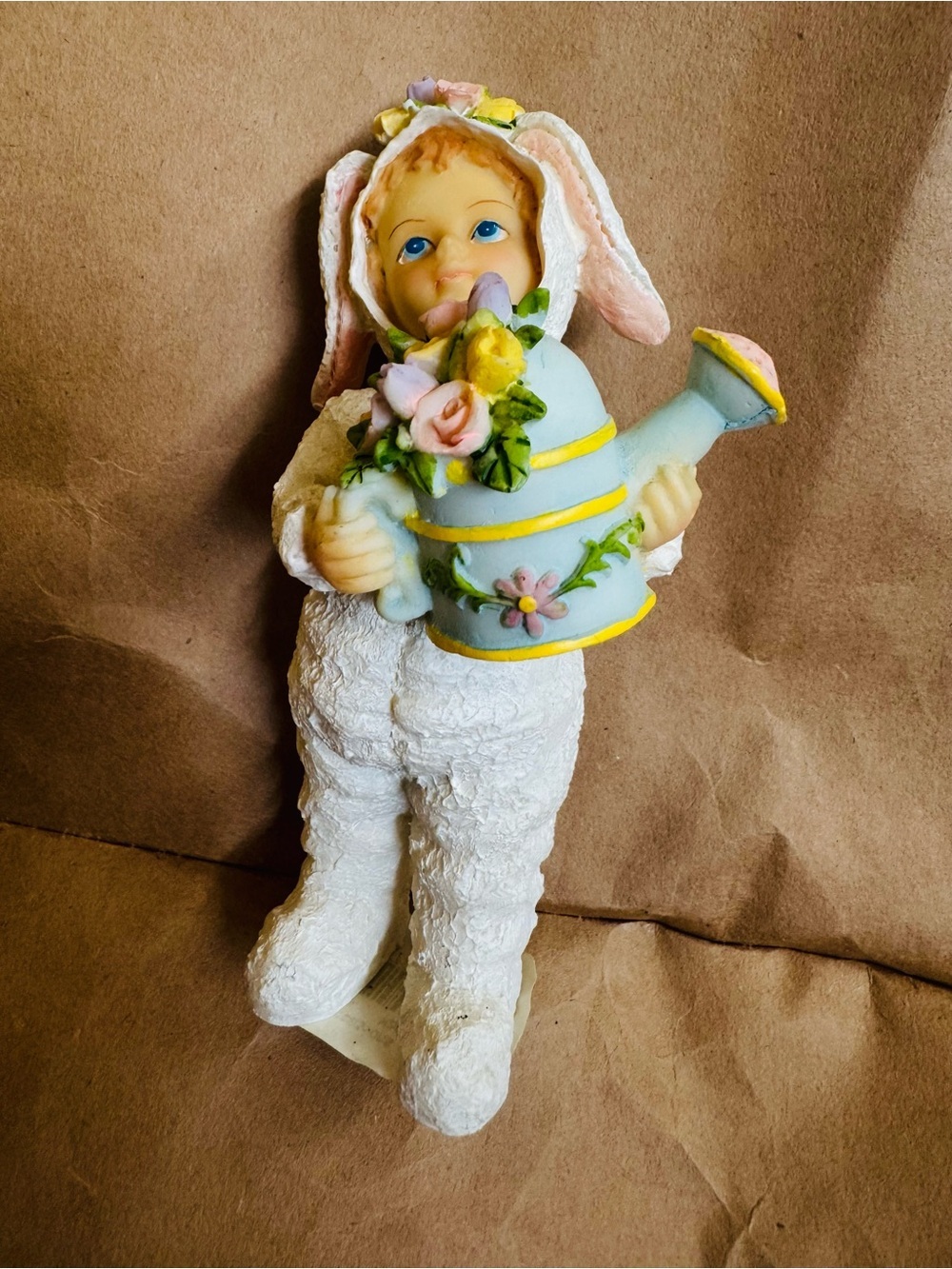 K’s  Vintage Collection White Bunny Figurine Holding Pastel Watering Can - - Picture 4 of 4
